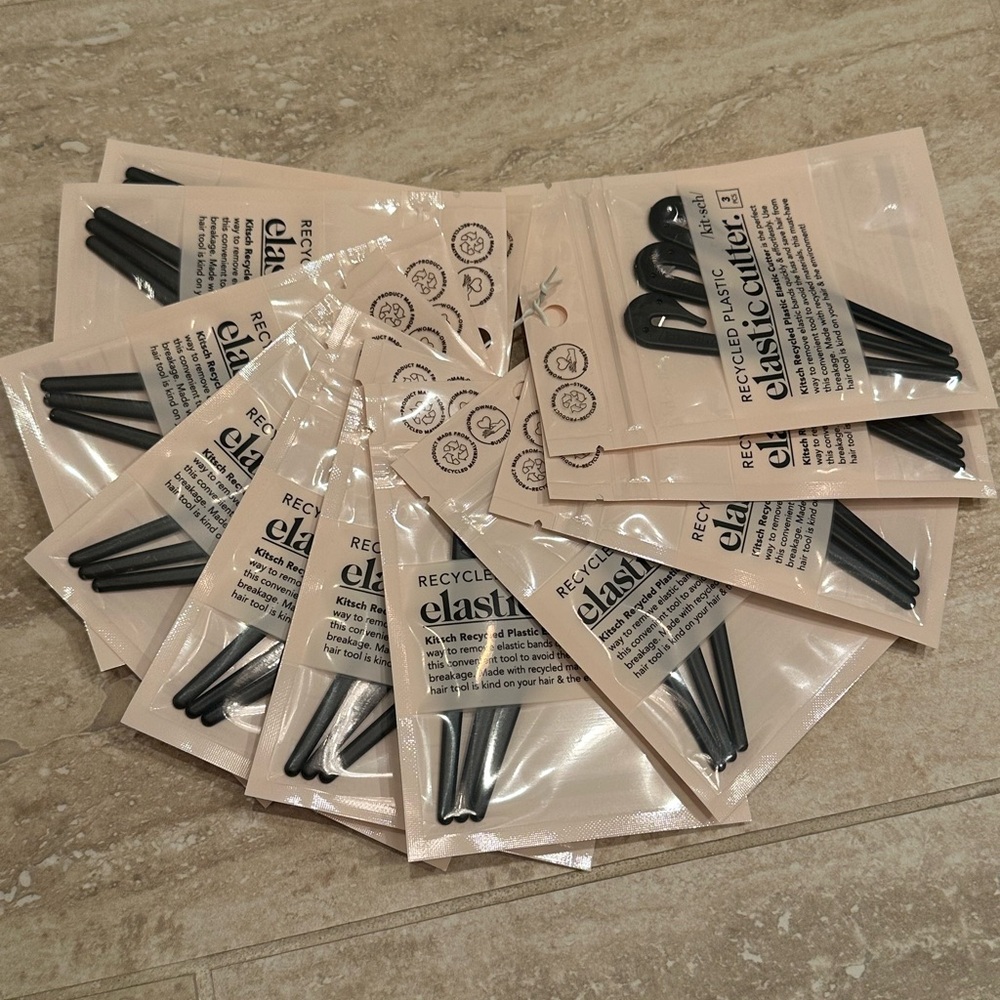 Kitsch Black Elastic Hair Tie cutters